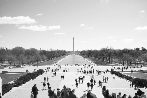 Black and White photo of the Washington monument in Washington, D.C.
